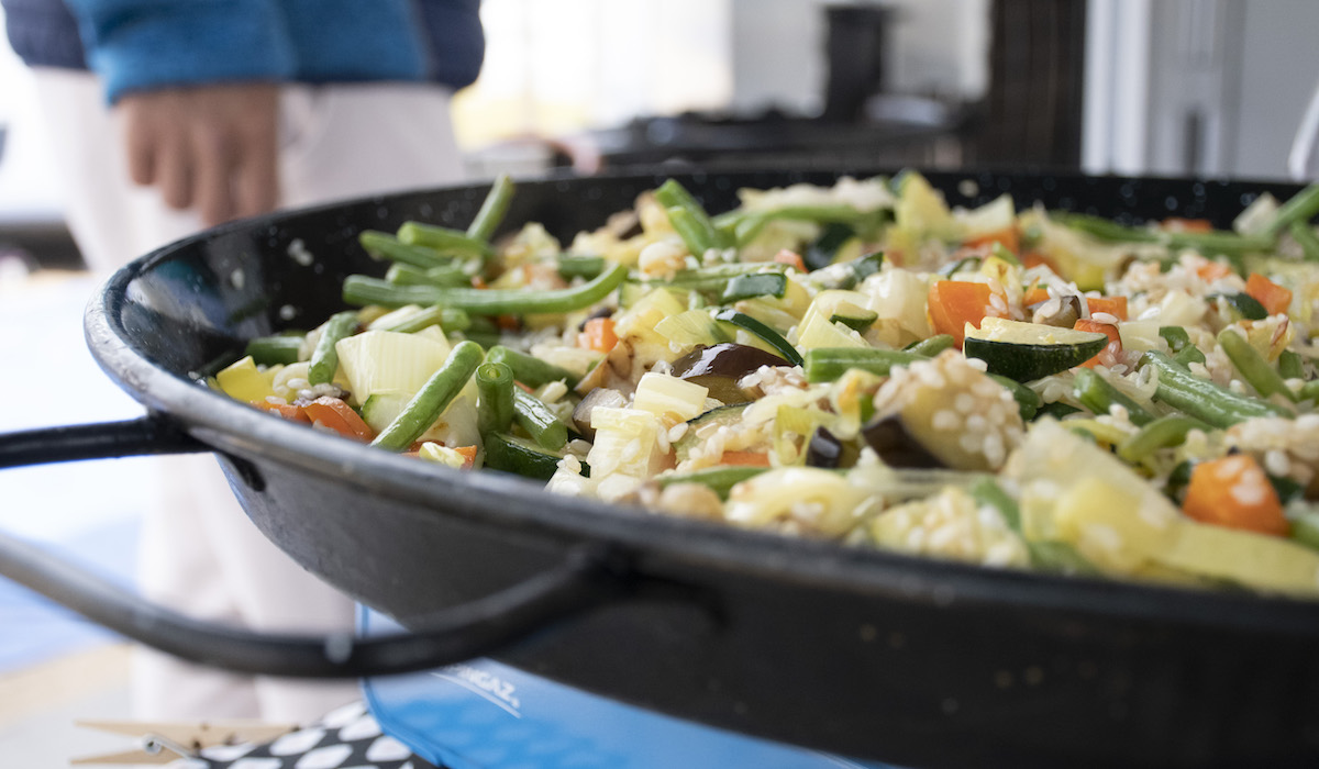 Cómo preparar una paella fuera de casa